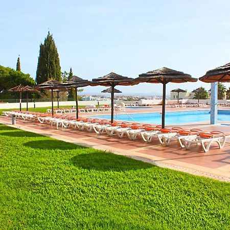 Cozy And Stylish Studio Apt Just 800M From The Beach - New On Booking! Albufeira Bagian luar foto