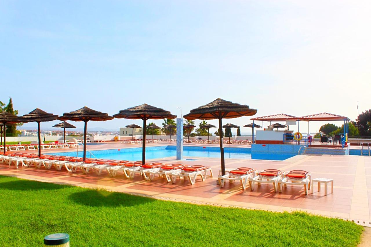 Cozy And Stylish Studio Apt Just 800M From The Beach - New On Booking! Albufeira Bagian luar foto