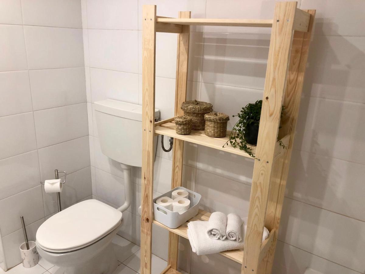 Cozy And Stylish Studio Apt Just 800M From The Beach - New On Booking! Albufeira Bagian luar foto