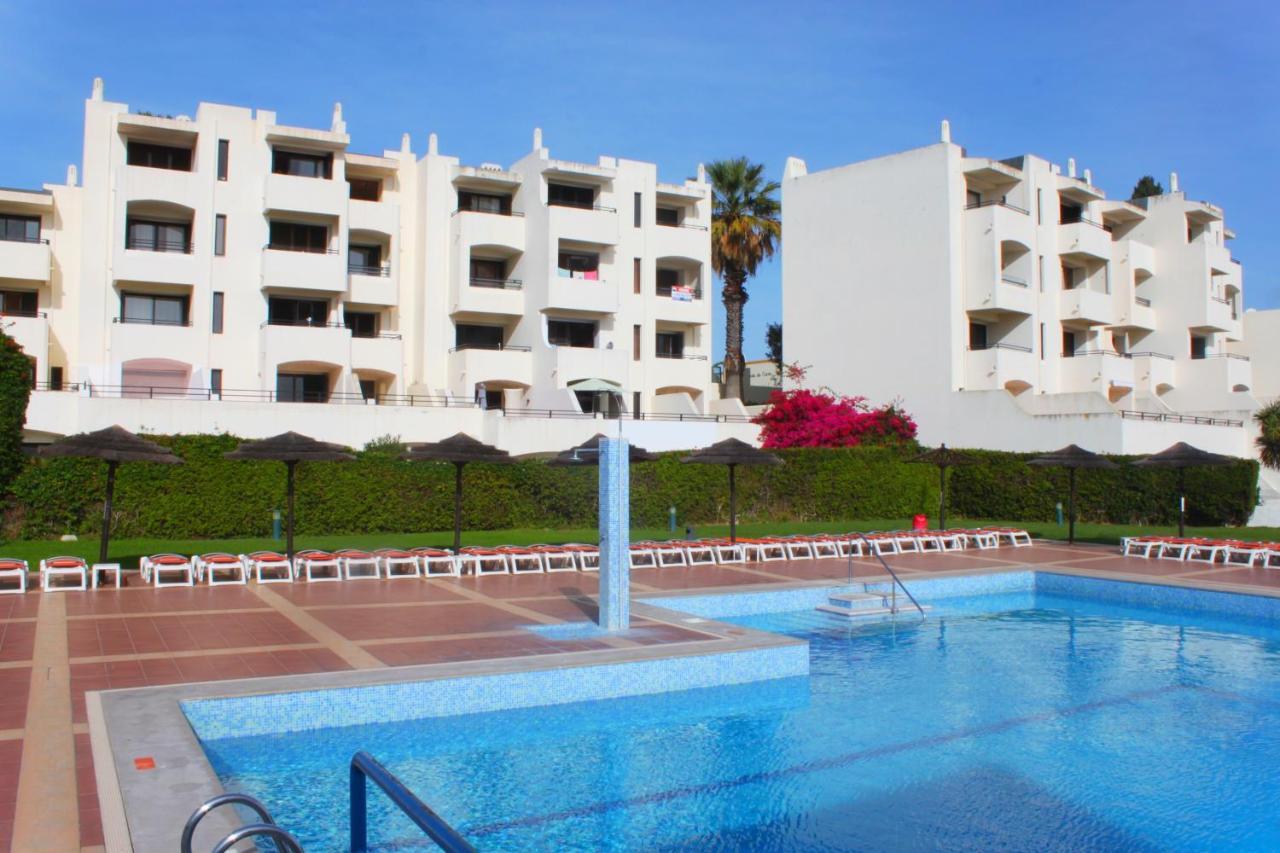 Cozy And Stylish Studio Apt Just 800M From The Beach - New On Booking! Albufeira Bagian luar foto