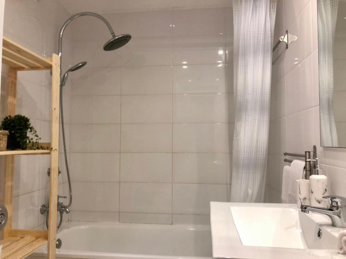 Cozy And Stylish Studio Apt Just 800M From The Beach - New On Booking! Albufeira Bagian luar foto