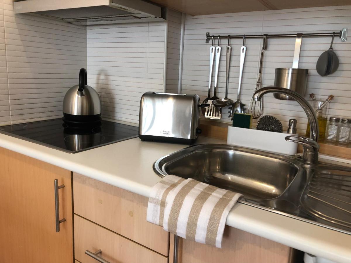 Cozy And Stylish Studio Apt Just 800M From The Beach - New On Booking! Albufeira Bagian luar foto