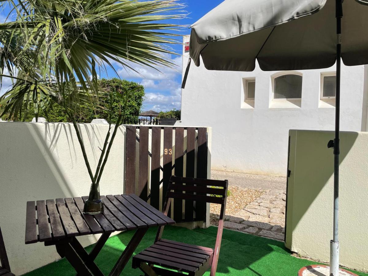 Cozy And Stylish Studio Apt Just 800M From The Beach - New On Booking! Albufeira Bagian luar foto