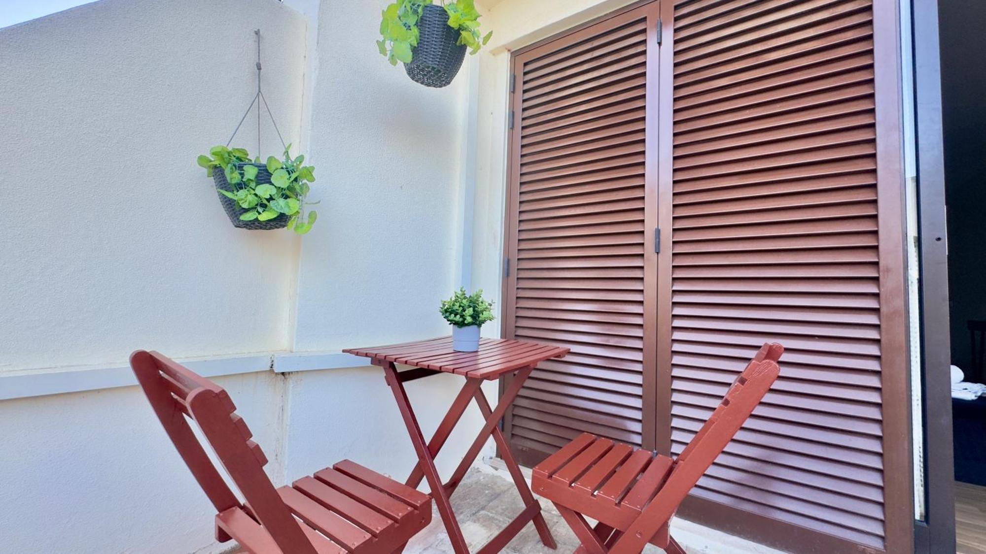Cozy And Stylish Studio Apt Just 800M From The Beach - New On Booking! Albufeira Bagian luar foto